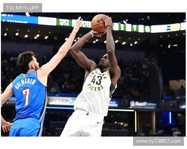 兰德尔上篮遭遇霍姆格伦封盖随后反击扣篮精彩得分